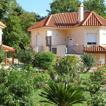 太阳门海滩公寓 鲁维斯